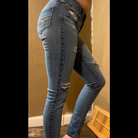 Denizen from Levi’s ripped low-rise Jeggings - Picture 5 of 5